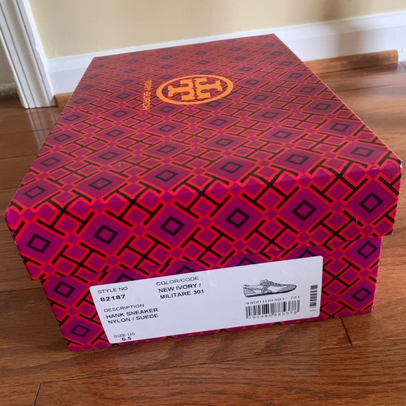 Tory Burch Hank Suede Sneakers Lace Up Ivory and Green Womens Size 6.5 NIB - Picture 9 of 12